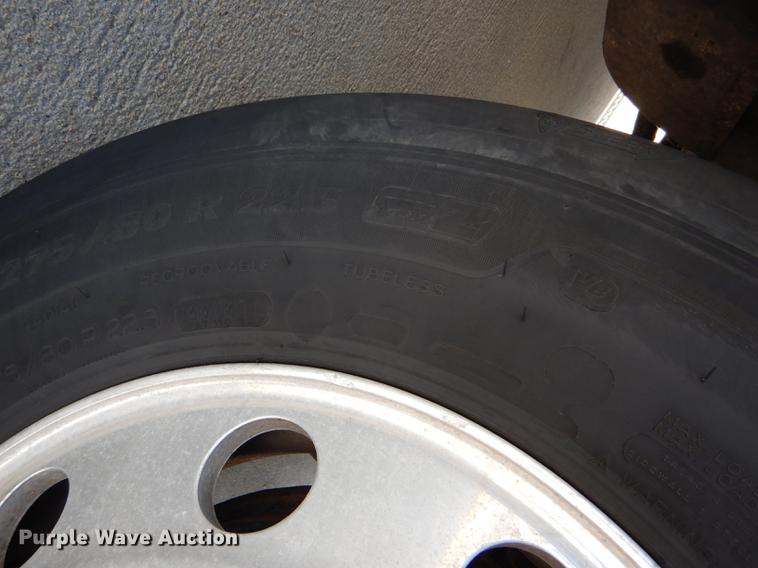 image for item FT9621 2007 International 9400i semi truck