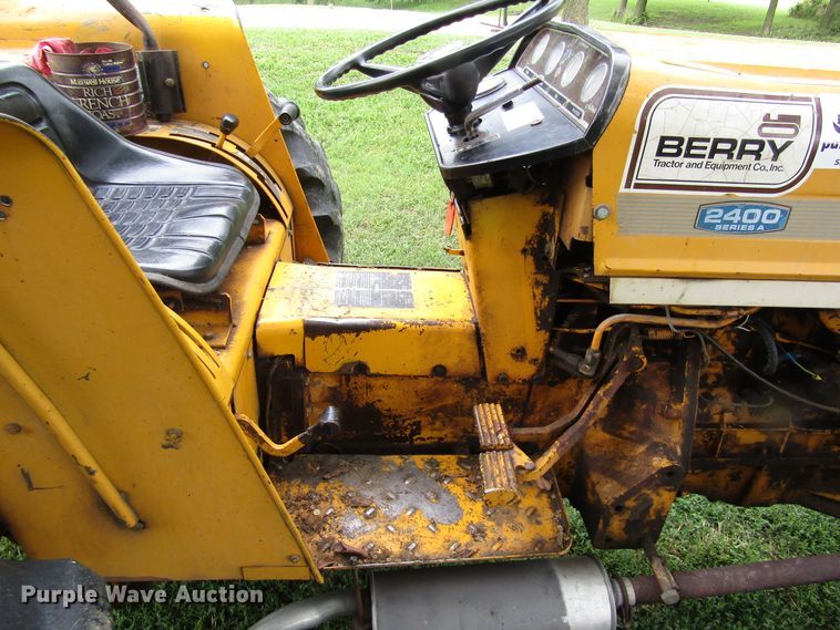 image for item DB4949 International 2400A tractor