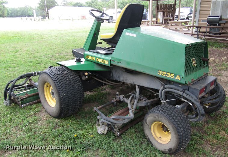 image for item DB4950 John Deere 3235A fairway mower