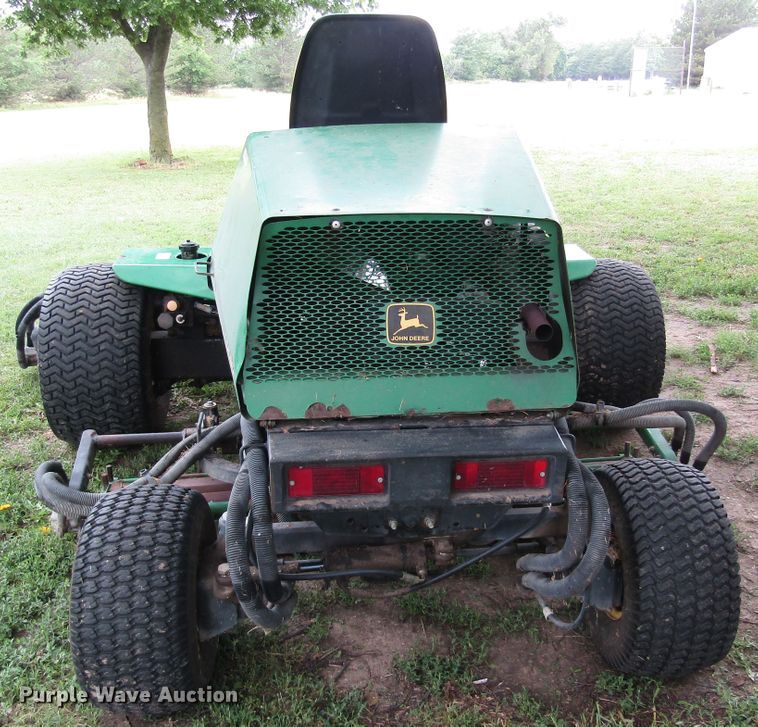 image for item DB4950 John Deere 3235A fairway mower