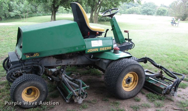 image for item DB4950 John Deere 3235A fairway mower