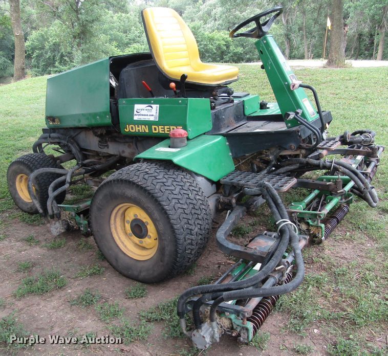 image for item DB4950 John Deere 3235A fairway mower