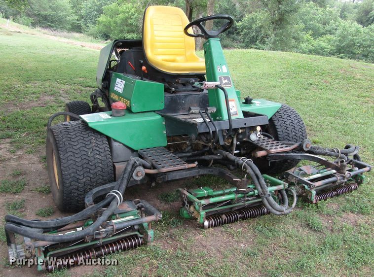 image for item DB4950 John Deere 3235A fairway mower
