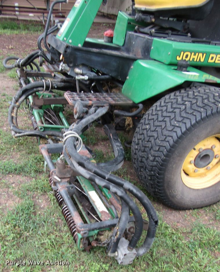 image for item DB4950 John Deere 3235A fairway mower