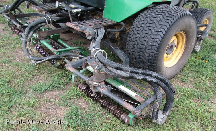 image for item DB4950 John Deere 3235A fairway mower