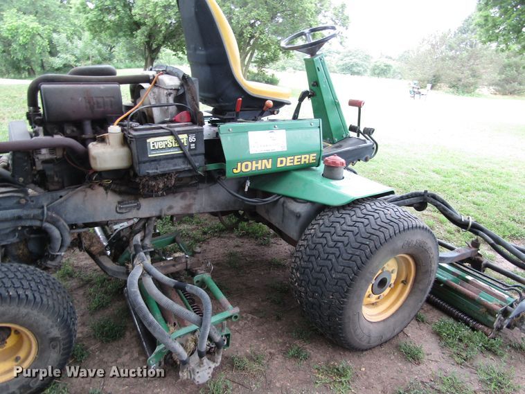 image for item DB4950 John Deere 3235A fairway mower