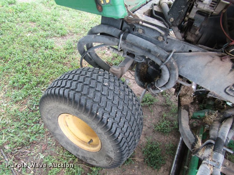 image for item DB4950 John Deere 3235A fairway mower
