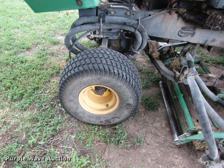 image for item DB4950 John Deere 3235A fairway mower