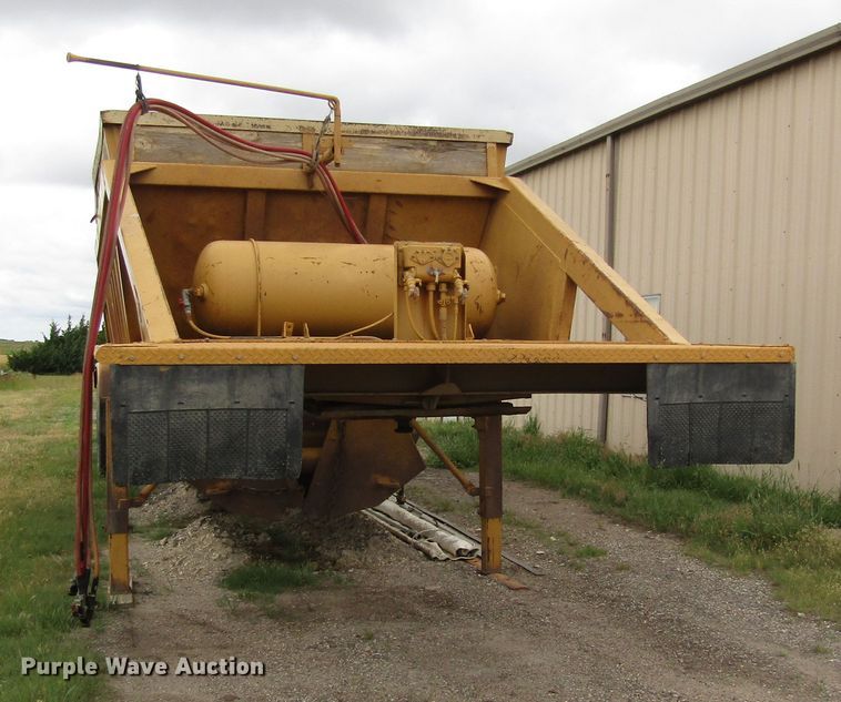 image for item DB4952 1982 Timpte bottom dump trailer