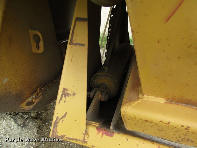 image for item DB4952 1982 Timpte bottom dump trailer