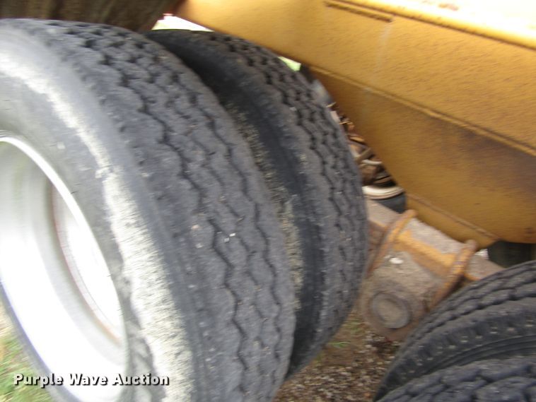 image for item DB4952 1982 Timpte bottom dump trailer