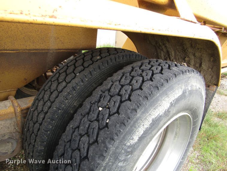 image for item DB4952 1982 Timpte bottom dump trailer