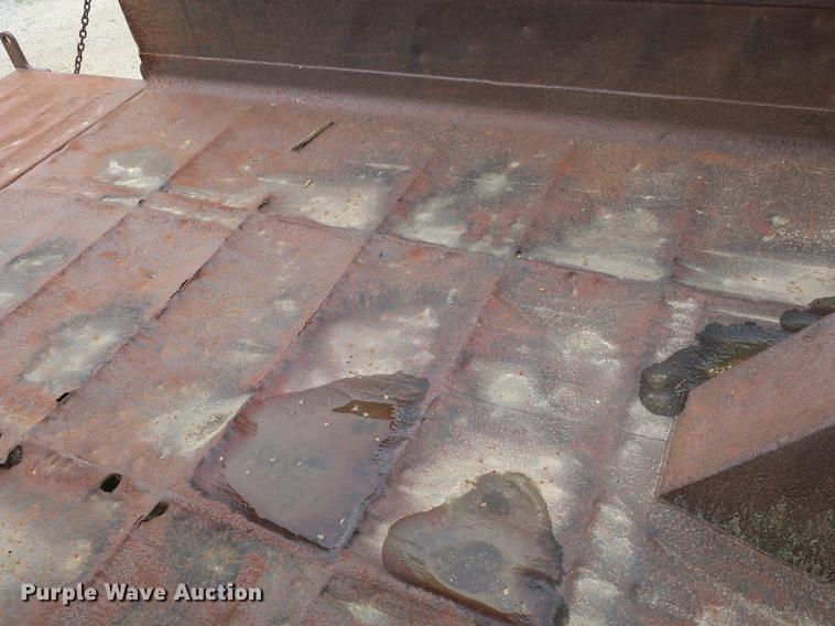 image for item DB8769 1982 Ford 700 dump truck