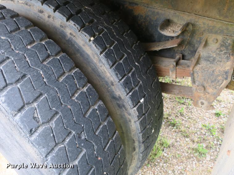 image for item DB8769 1982 Ford 700 dump truck