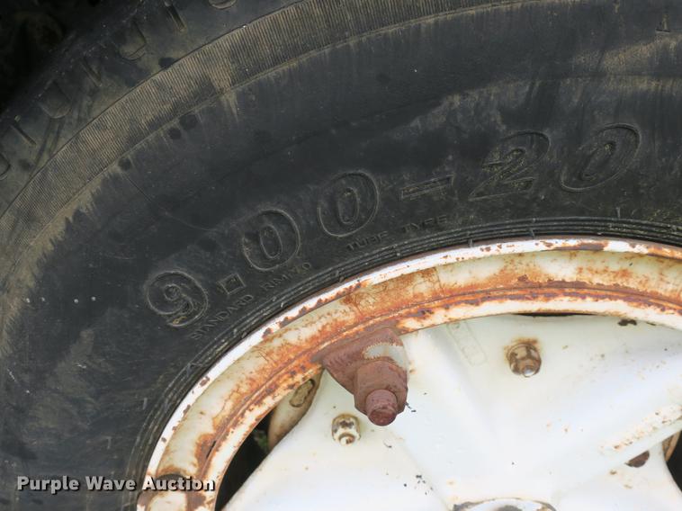 image for item DB8769 1982 Ford 700 dump truck