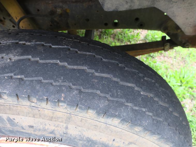 image for item DB8769 1982 Ford 700 dump truck