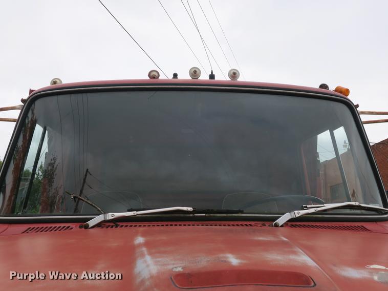 image for item DB8769 1982 Ford 700 dump truck