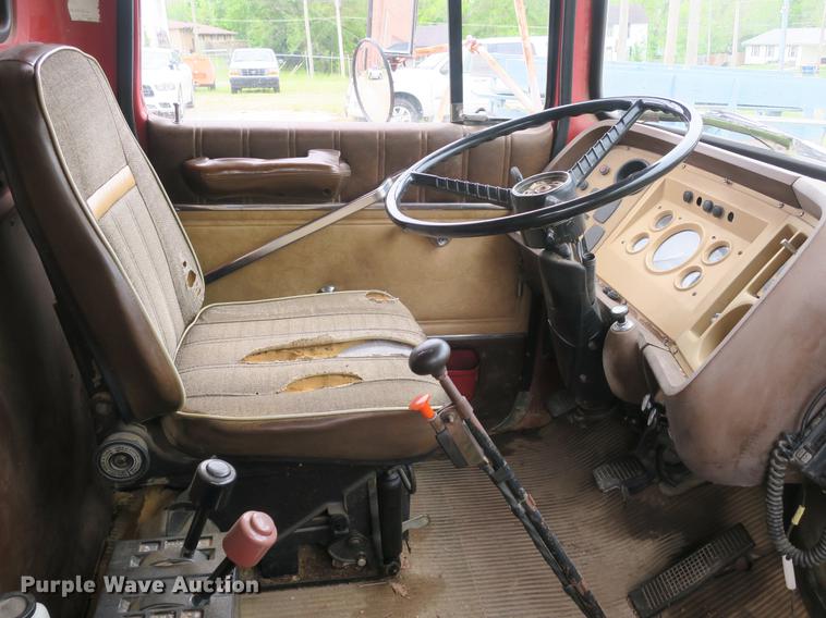 image for item DB8769 1982 Ford 700 dump truck