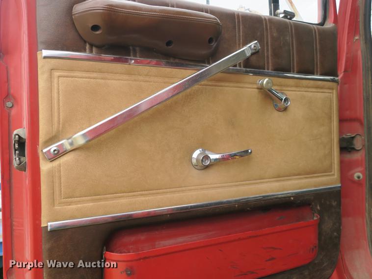 image for item DB8769 1982 Ford 700 dump truck