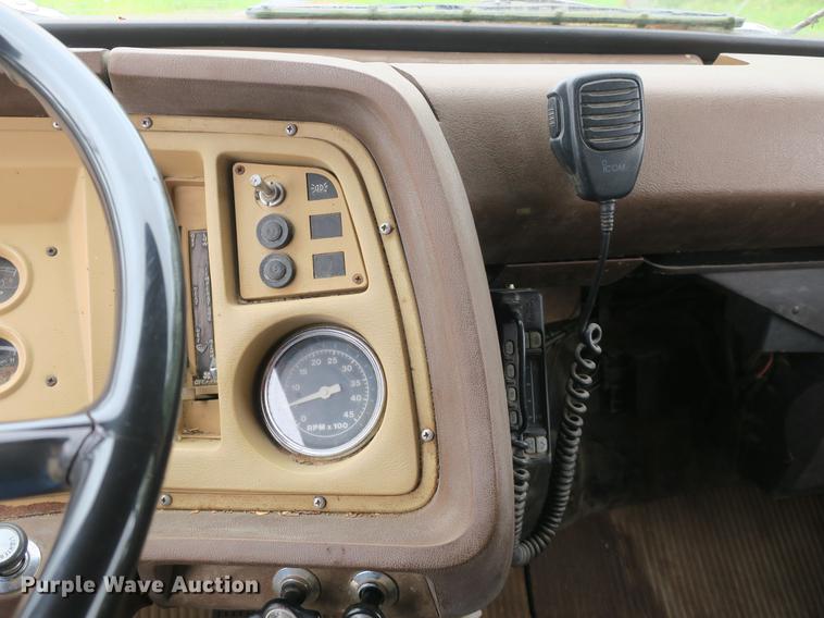 image for item DB8769 1982 Ford 700 dump truck