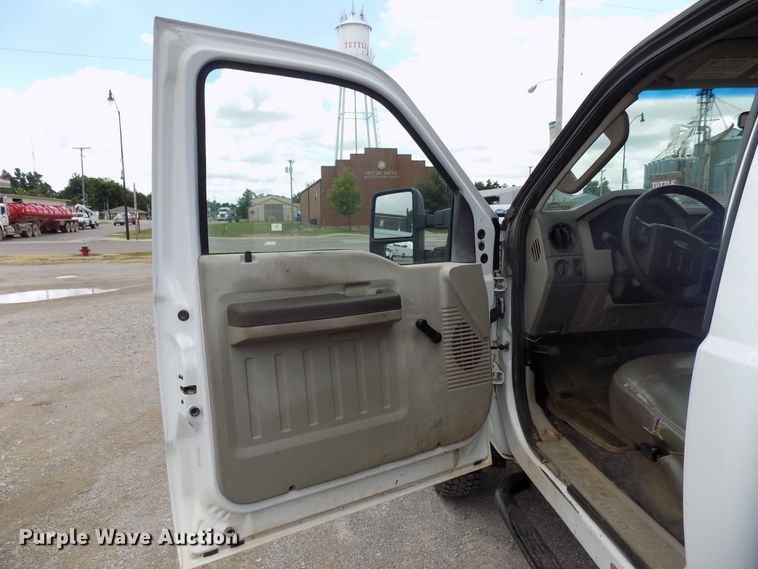 image for item DB9505 2008 Ford F550 flatbed pickup truck