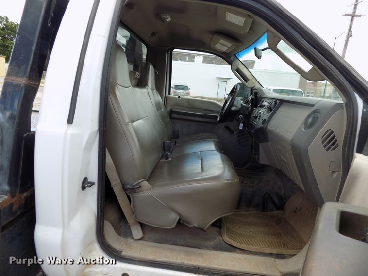 image for item DB9505 2008 Ford F550 flatbed pickup truck