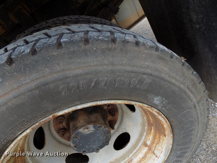 image for item DB9505 2008 Ford F550 flatbed pickup truck