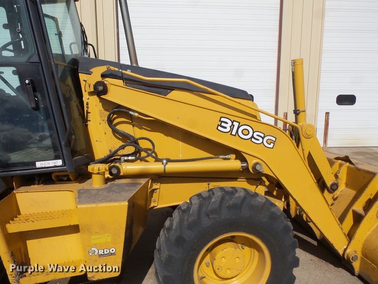 image for item DC4545 2006 John Deere 310SG backhoe