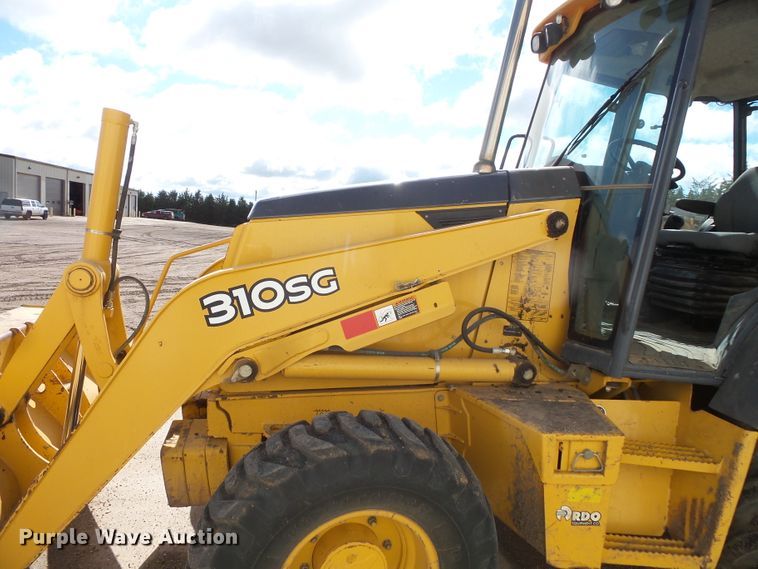 image for item DC4545 2006 John Deere 310SG backhoe