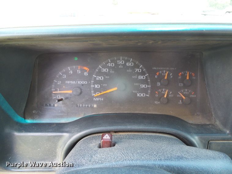 image for item DC5119 2000 Chevrolet K3500 brush fire truck