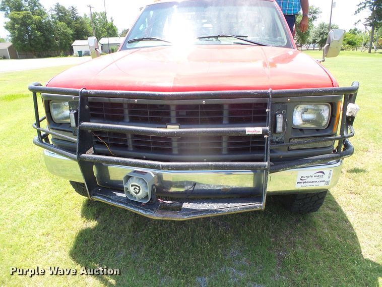 image for item DC5119 2000 Chevrolet K3500 brush fire truck