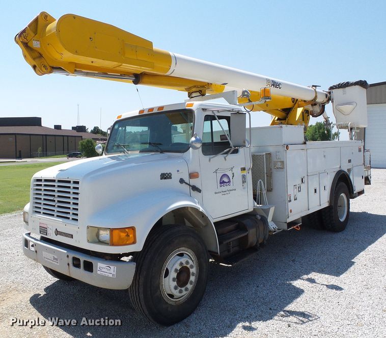 image for item DC5120 1995 International 4900 bucket truck