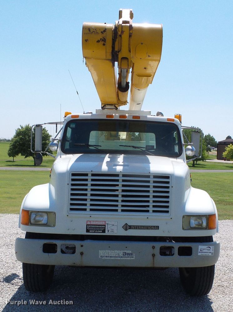 image for item DC5120 1995 International 4900 bucket truck