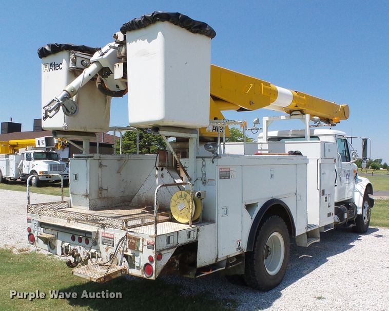 image for item DC5120 1995 International 4900 bucket truck