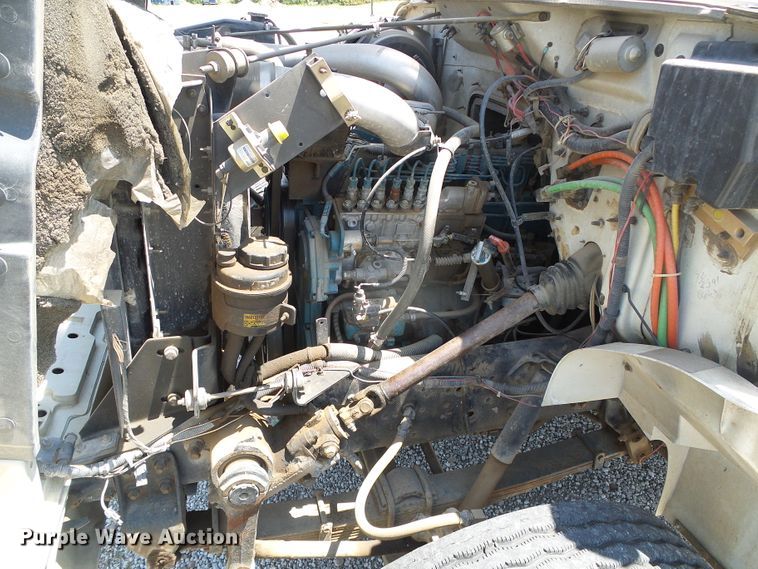 image for item DC5120 1995 International 4900 bucket truck