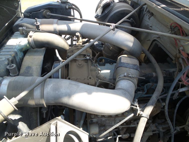 image for item DC5120 1995 International 4900 bucket truck