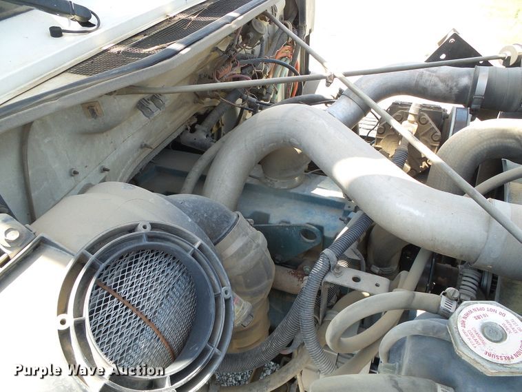 image for item DC5120 1995 International 4900 bucket truck