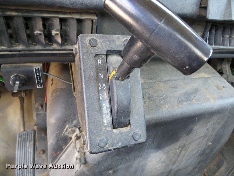 image for item DC5120 1995 International 4900 bucket truck