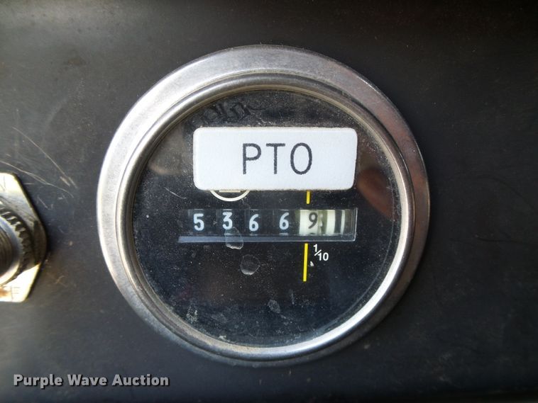 image for item DC5120 1995 International 4900 bucket truck