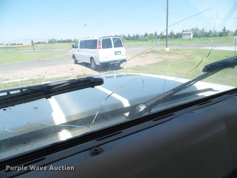 image for item DC5120 1995 International 4900 bucket truck