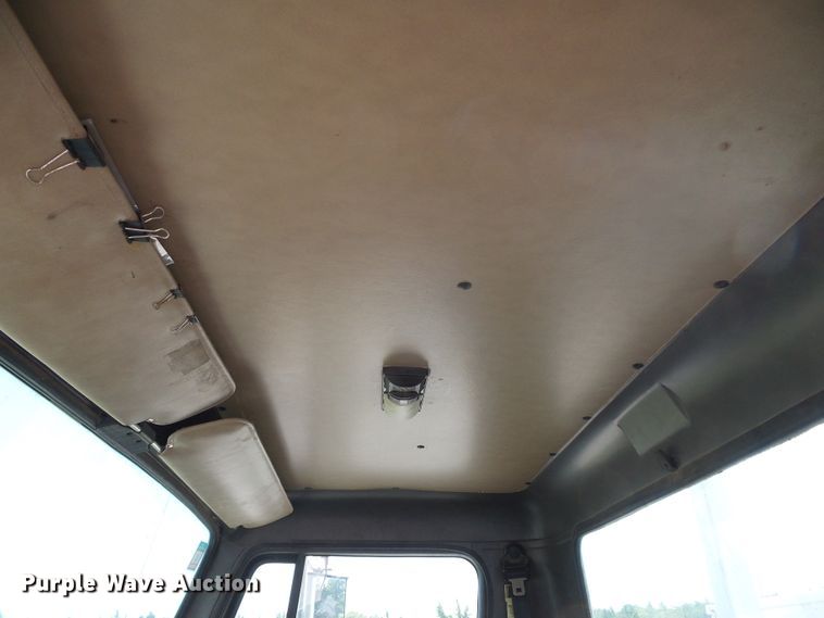 image for item DC5120 1995 International 4900 bucket truck