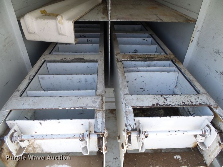 image for item DC5120 1995 International 4900 bucket truck