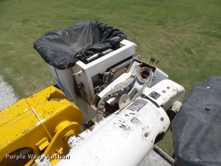 image for item DC5120 1995 International 4900 bucket truck