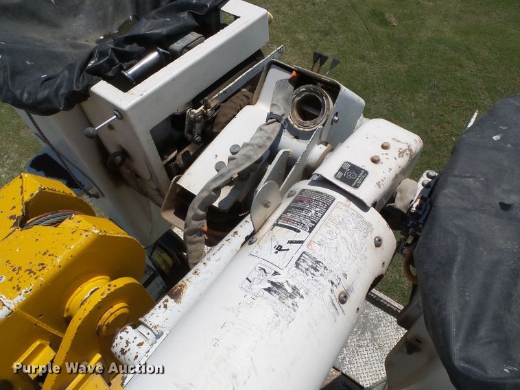 image for item DC5120 1995 International 4900 bucket truck