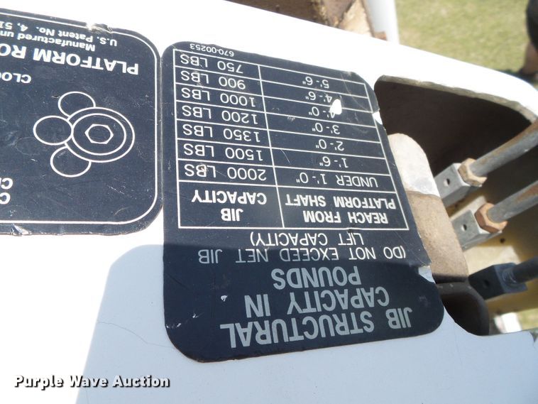 image for item DC5120 1995 International 4900 bucket truck