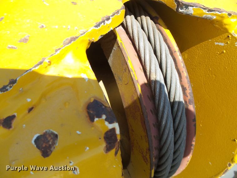 image for item DC5120 1995 International 4900 bucket truck