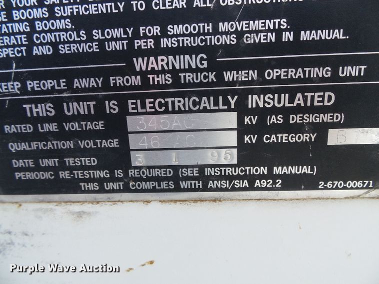 image for item DC5120 1995 International 4900 bucket truck