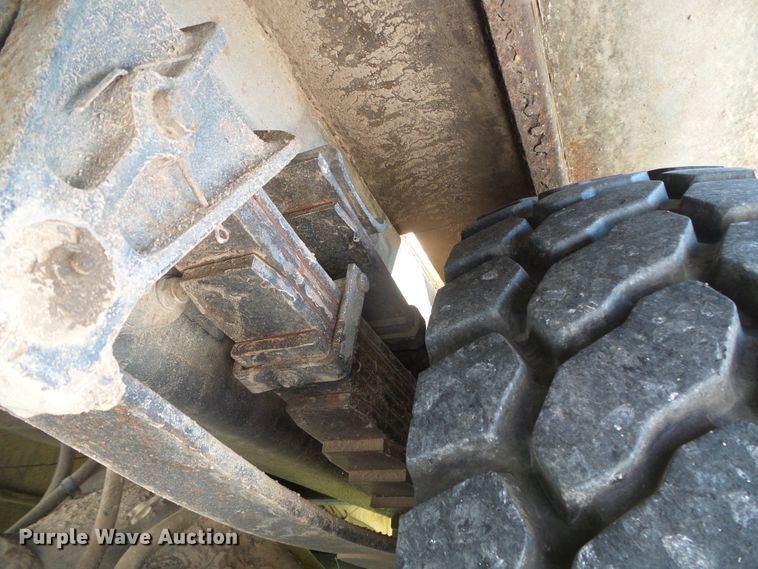 image for item DC5120 1995 International 4900 bucket truck