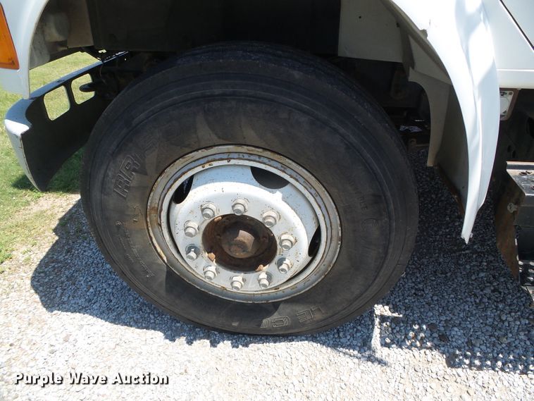 image for item DC5120 1995 International 4900 bucket truck