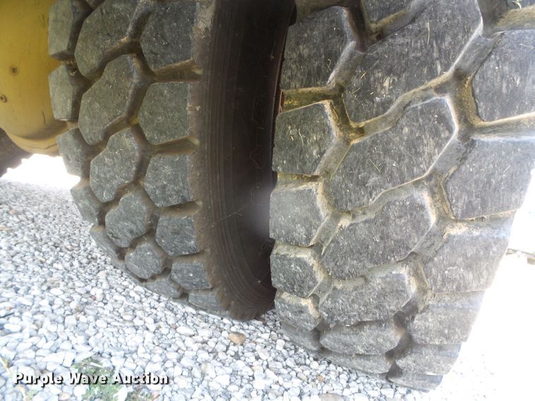 image for item DC5120 1995 International 4900 bucket truck